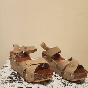 Women's low wedge platform sandle